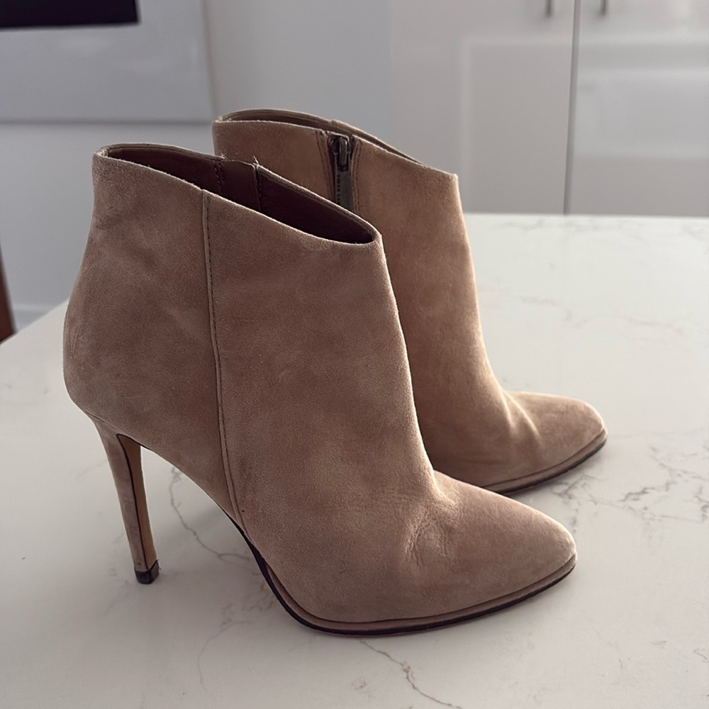 Booties Vince Camuto